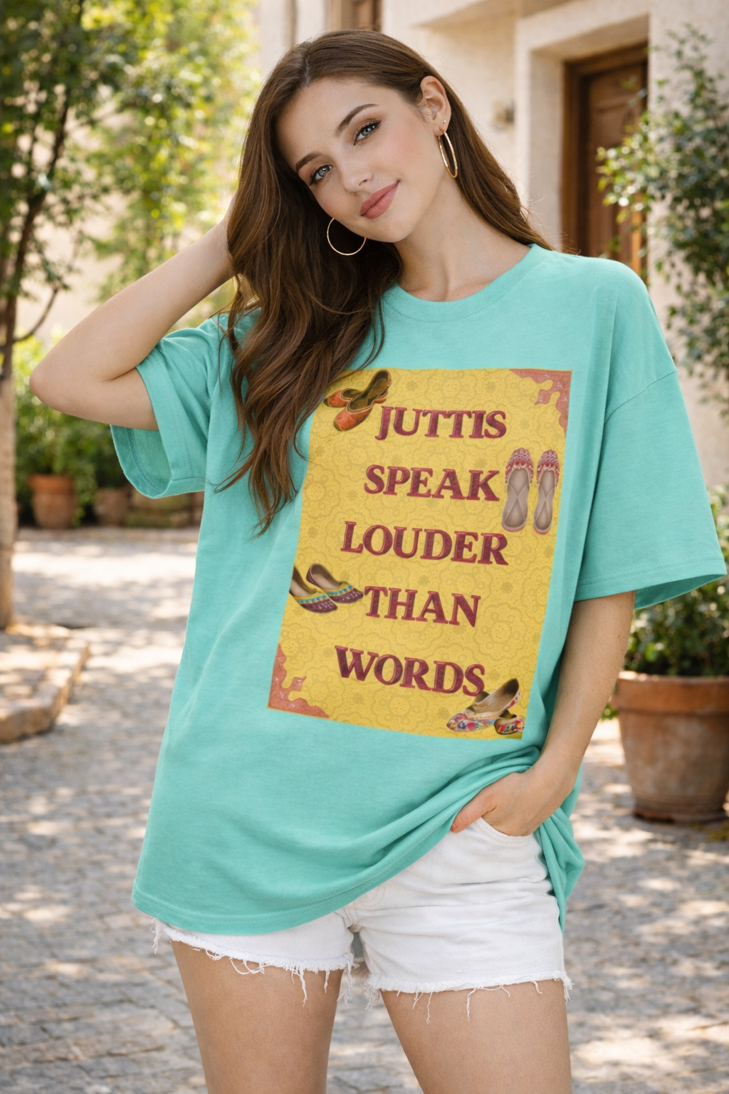 Jutti Oversized Classic T-Shirt