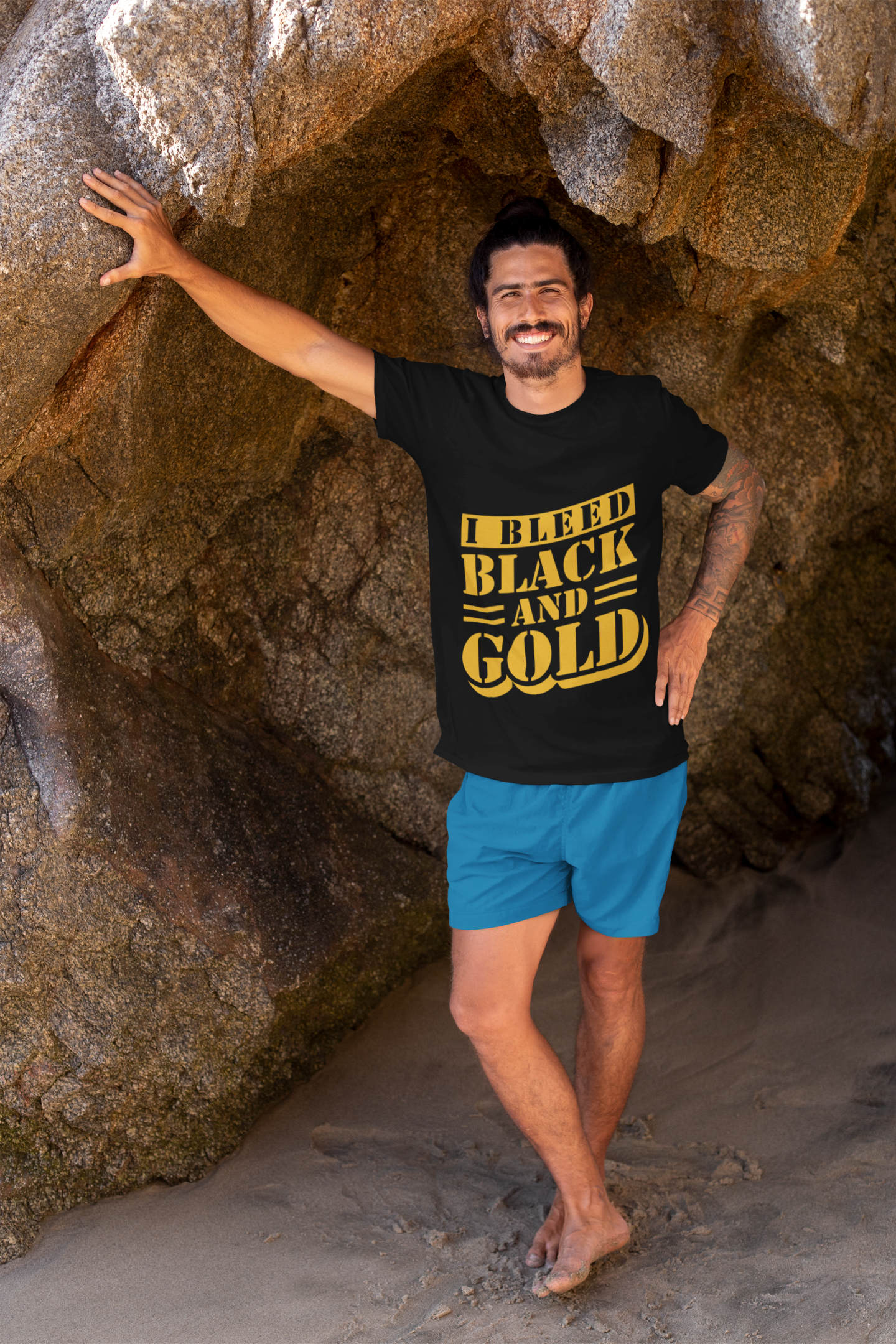 SCUBAAA Men's Black&Gold Round Neck Classic T-Shirt
