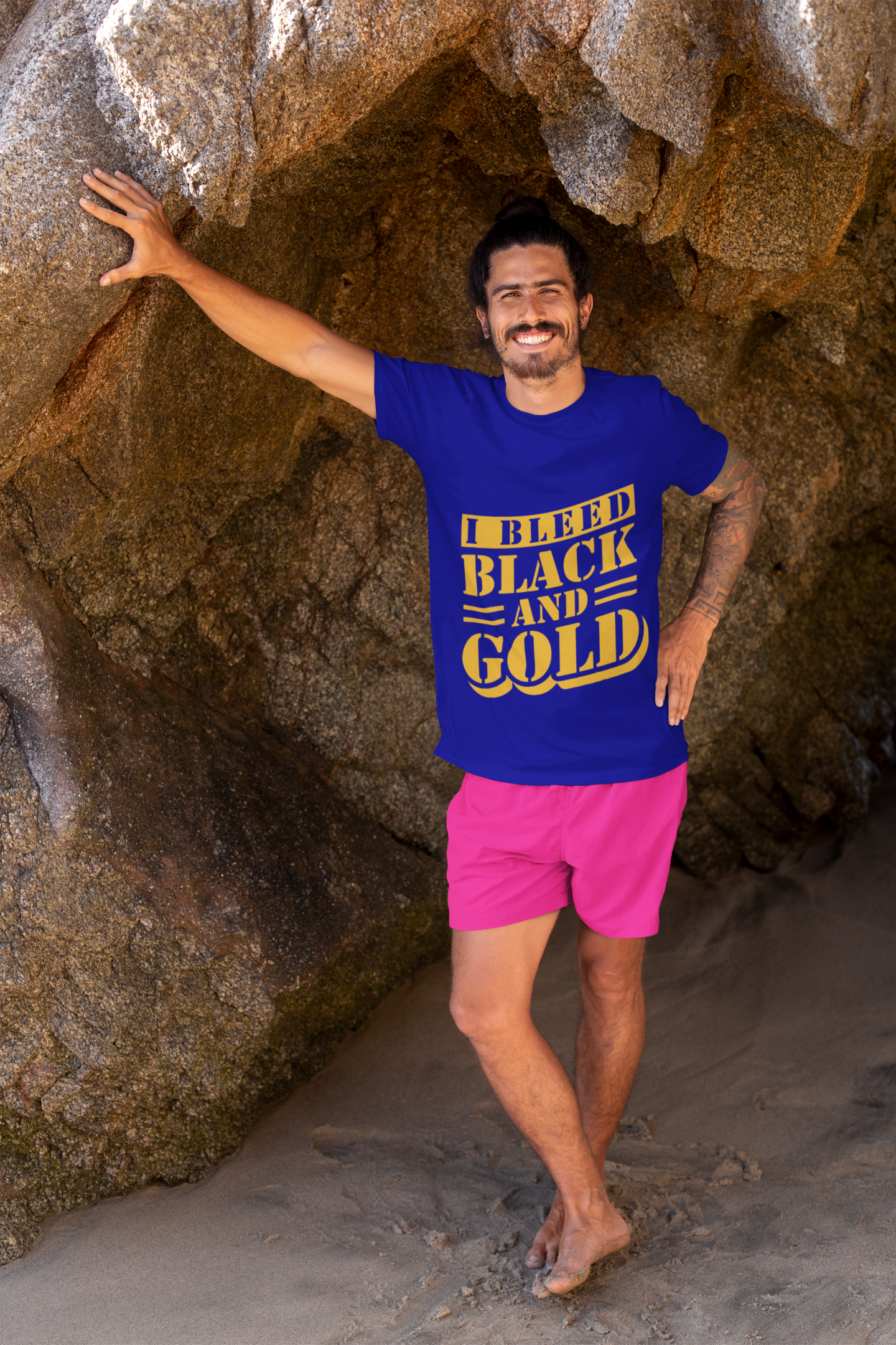 SCUBAAA Men's Black&Gold Round Neck Classic T-Shirt